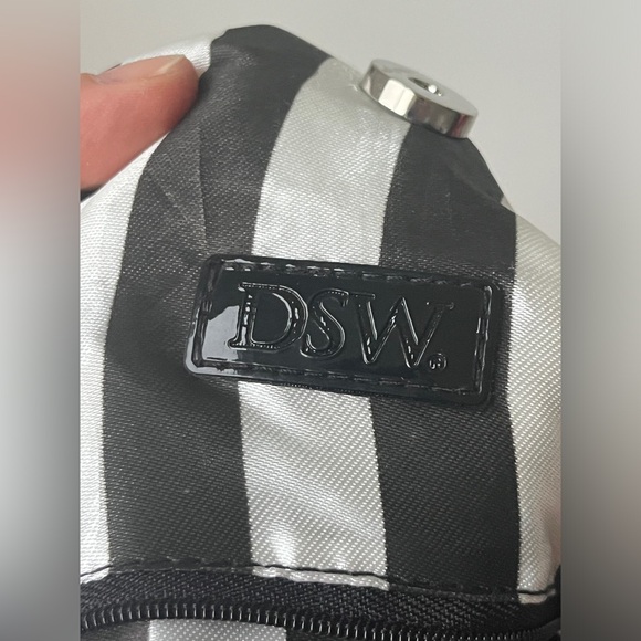 DSW Reversible Purse Bag Black Striped Lady Tree Walking Dog Couple Park Bench - Picture 8 of 13